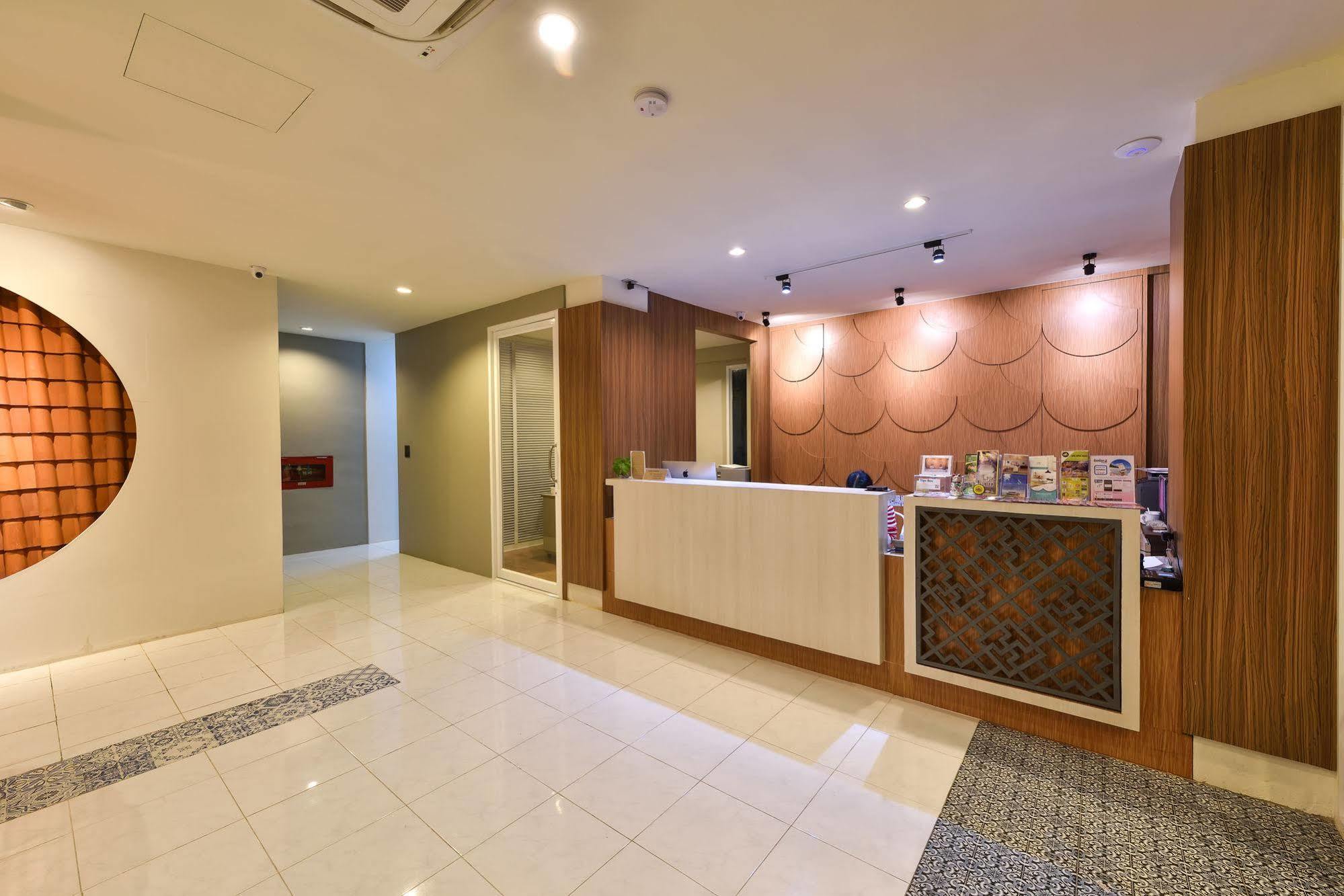 Hotel October Phuket Εξωτερικό φωτογραφία