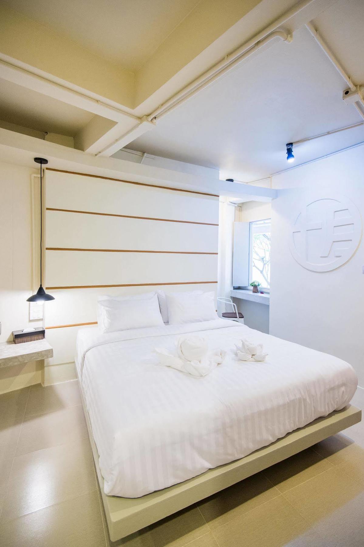 Hotel October Phuket Εξωτερικό φωτογραφία