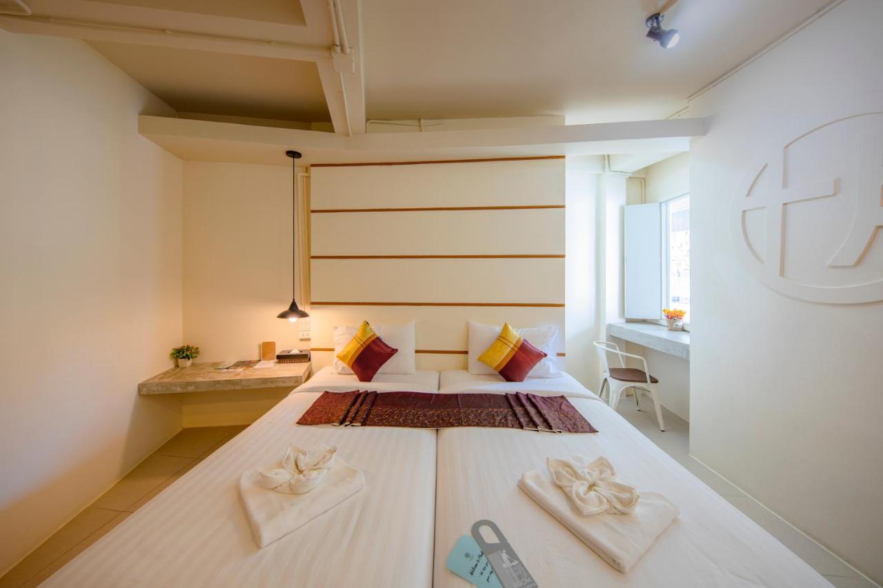 Hotel October Phuket Εξωτερικό φωτογραφία
